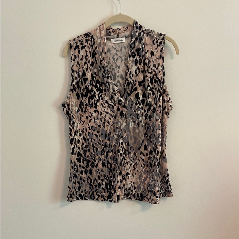 Calvin Klein Cream and Brown Sleeveless Blouse Fitted Notched Collar